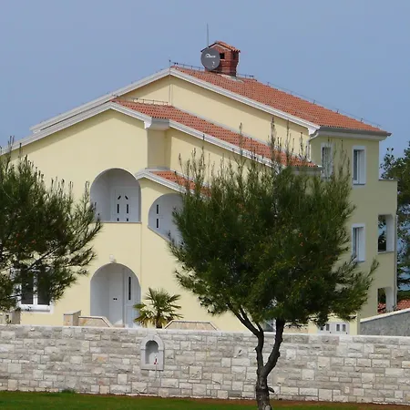 Del Golfo, Mit Garten Und Pool Apartment *