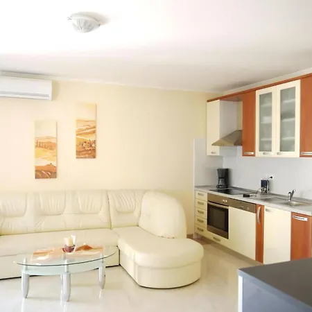 Appartamento Del Golfo, Mit Garten Und Pool Savudrija